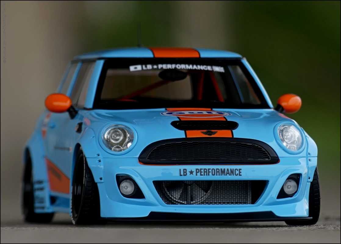 1:18 Mini Cooper LB Performance Liberty Walk GULF DESIGN - RAR LBWK -